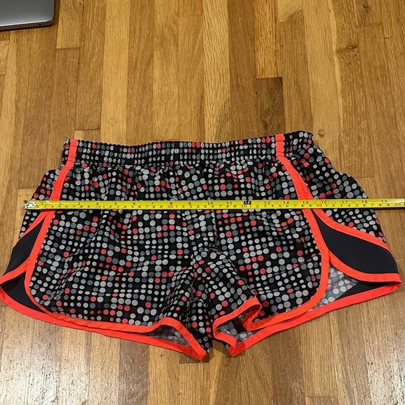 *last chance* Under Armour | Black and Pink Athletic Shorts - Picture 3 of 8